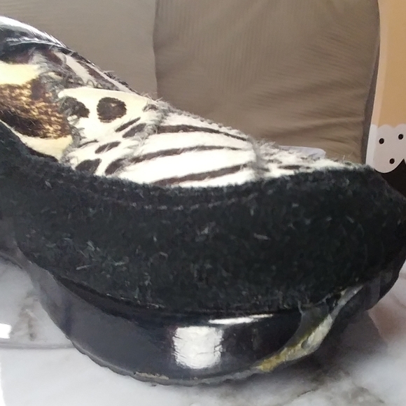 4/$20 Volatile Mules Leather Safari Print 6 - Picture 8 of 9